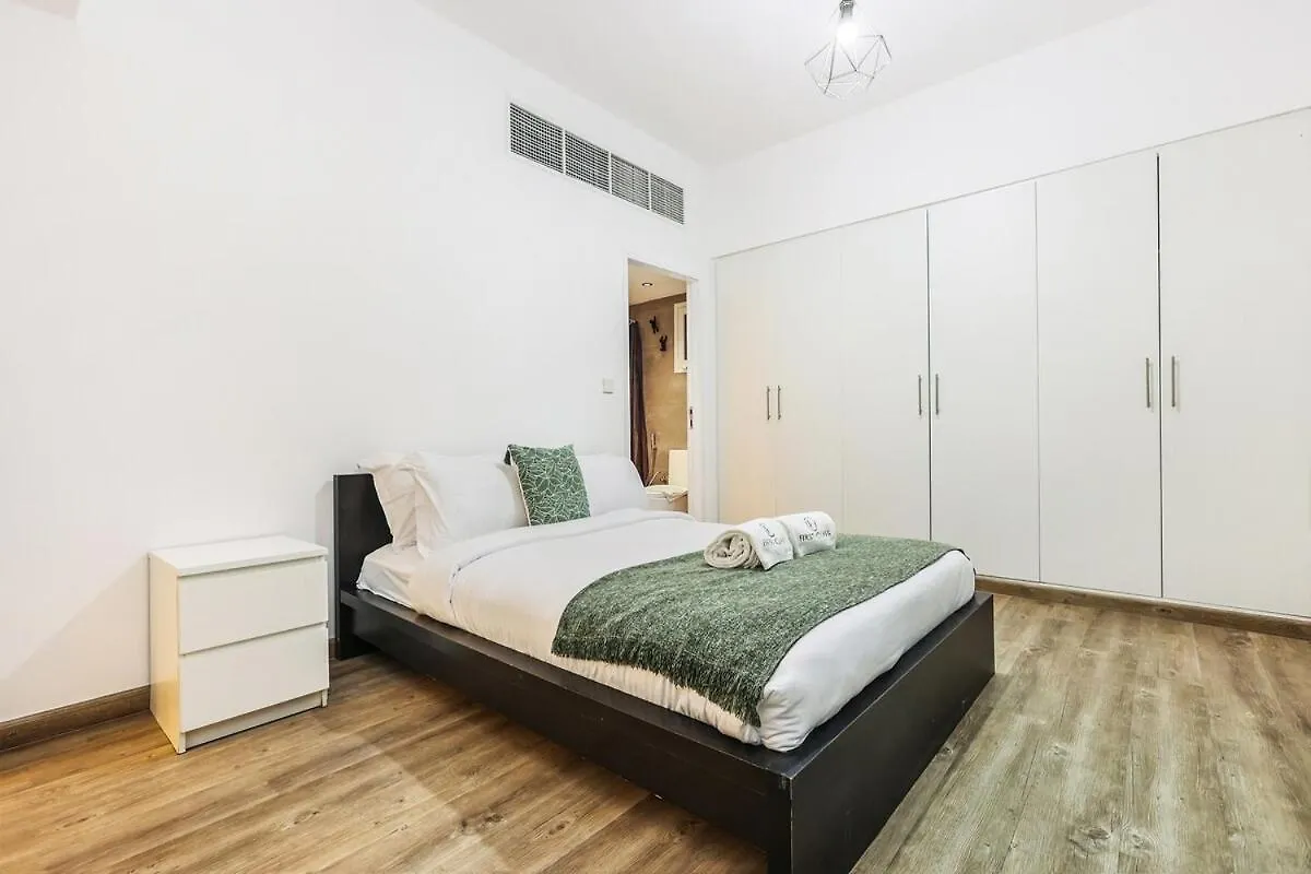 First Class Villa Quiet Class In The Meadows Dubai Apartment