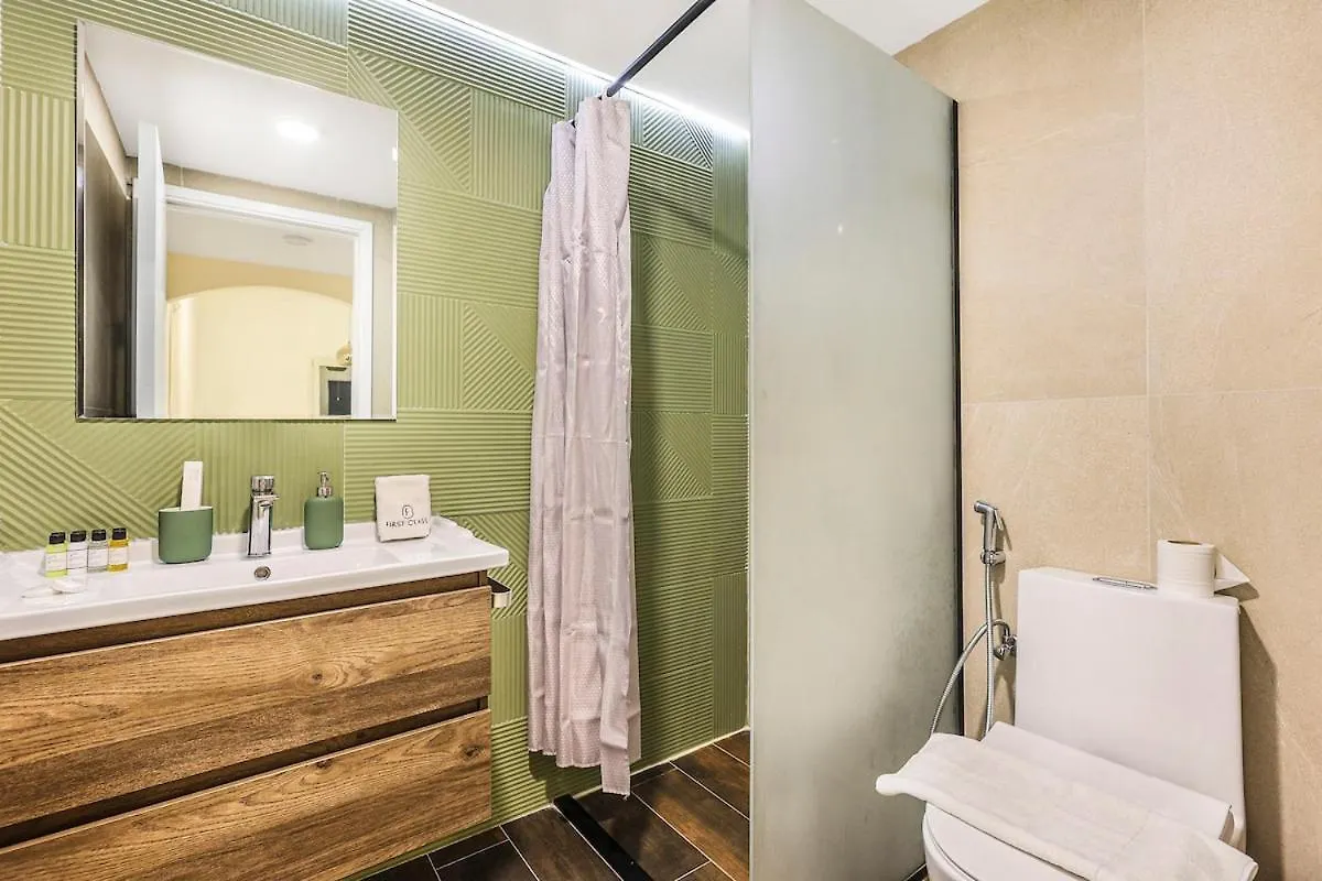 Apartment First Class Villa Quiet Class In The Meadows Dubai