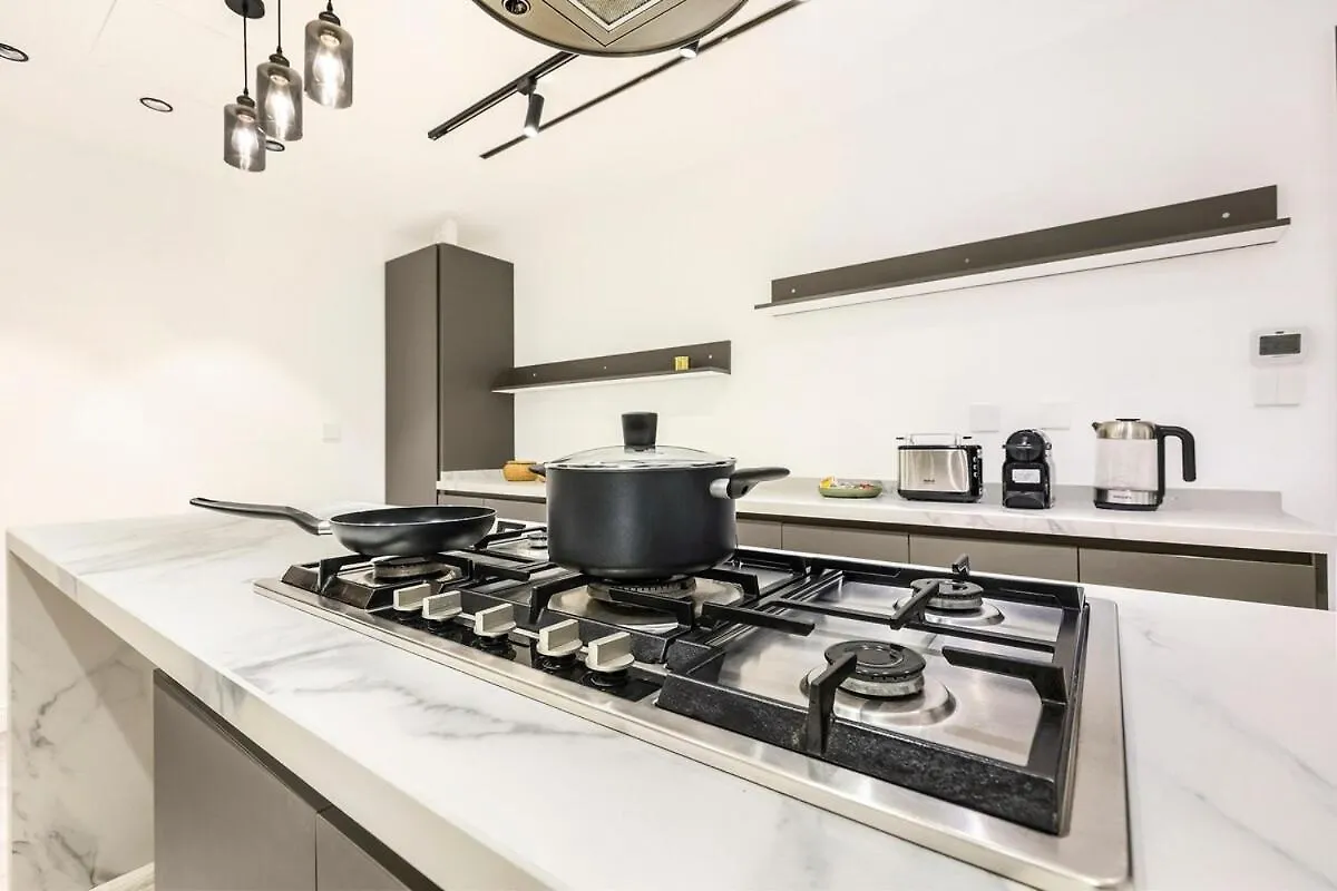 Apartment First Class Villa Quiet Class In The Meadows Dubai