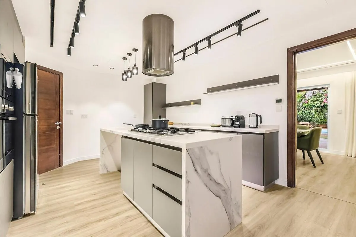 First Class Villa Quiet Class In The Meadows Dubai United Arab Emirates