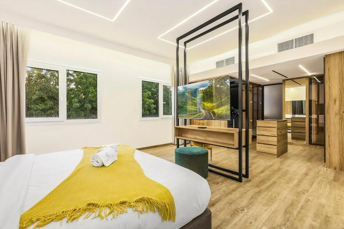 First Class Villa Quiet Class In The Meadows Dubai United Arab Emirates