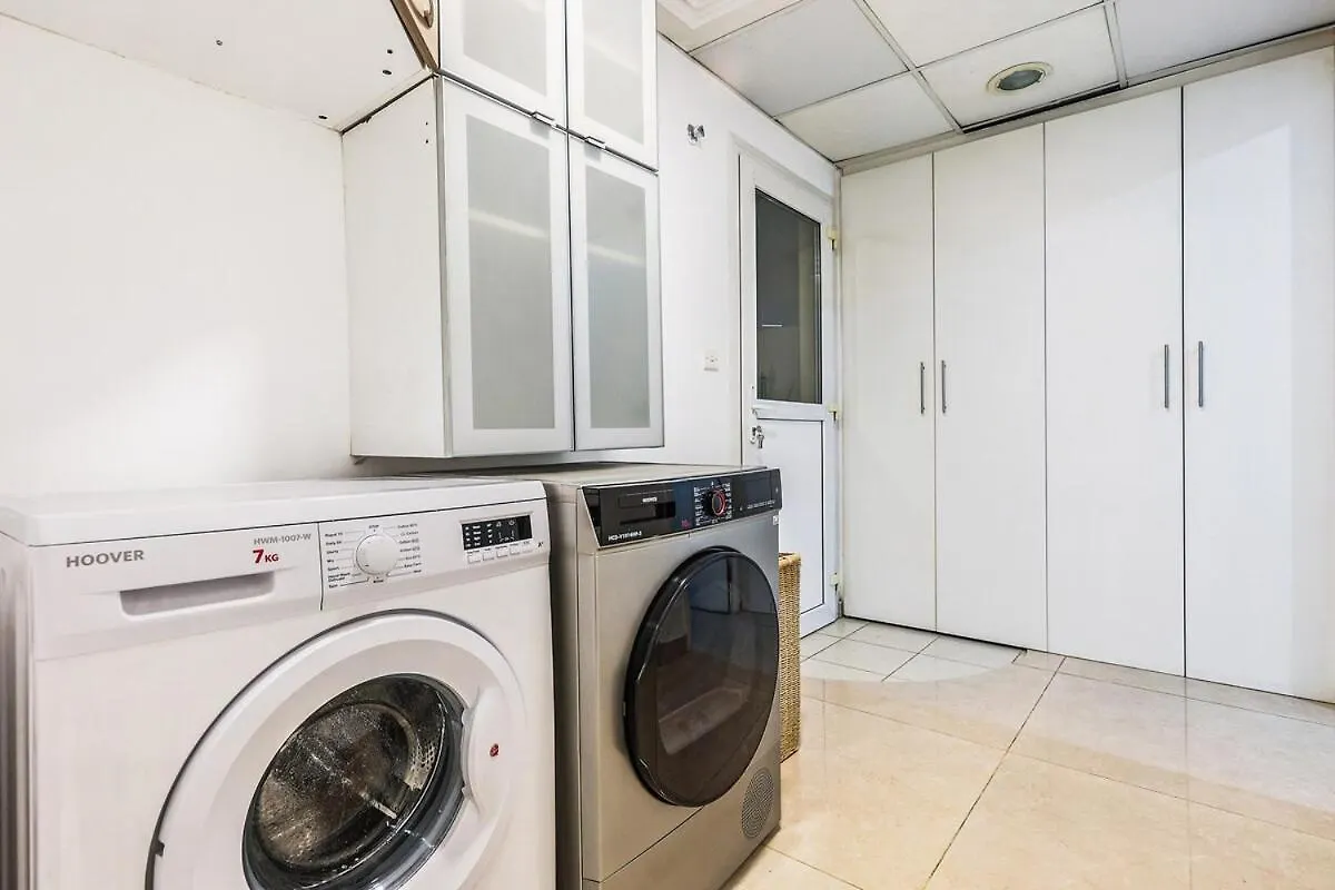 Apartment First Class Villa Quiet Class In The Meadows Dubai